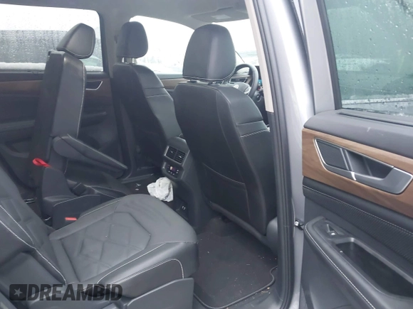 2024 Volkswagen Atlas SE z VIN 1V2HR2CA5RC573575, wystawiony jako IAAI lot #41508927 z przebiegiem 2 647 mil mil oraz . Historia ofert i sprzedaży dostępna na DreamBid. Obrazek 8.