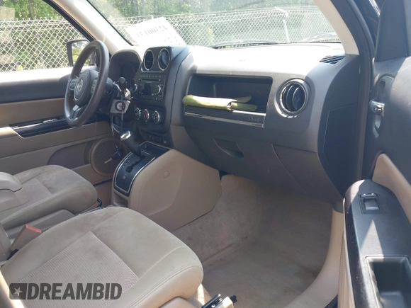 2015 Jeep Patriot Sport z VIN 1C4NJPBB0FD341538, wystawiony jako IAAI lot #42300133 z przebiegiem 138 631 mil mil oraz . Historia ofert i sprzedaży dostępna na DreamBid. Obrazek 5.