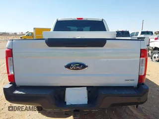 2017 Ford F-250 XLT с VIN 1FT7X2B61HEC10144, выставлен на аукционе IAAI как лот 42256812 с пробегом 123 380 миль миль и . История ставок и продаж доступна на DreamBid. Изображение 16.