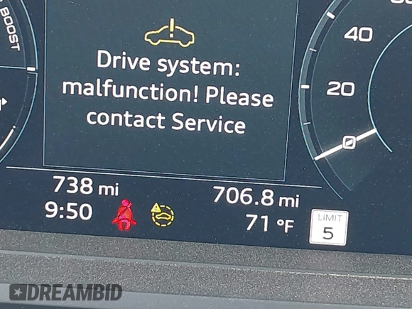 2024 Audi Q4 e-tron Premium Plus with VIN WA1LUBFZ0RP034490, listed as a IAAI auction lot 41382884 with 738 mi miles and . Bid and sale history available at DreamBid. Image 7.