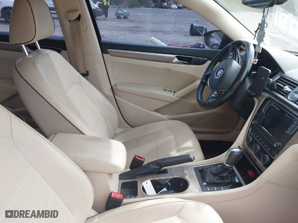 2017 Volkswagen Passat 1.8T SE w/Technology with VIN 1VWGT7A37HC067306, listed as a IAAI auction lot 41946439 with 68,889 mi miles. Bid and sale history available at carsss.com. Image 5.