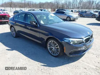 2019 BMW 5 Series 530i xDrive with VIN WBAJA7C50KG911678, listed as a IAAI auction lot 41768332 with 47,824 mi miles. Bid and sale history available at carsss.com. Image 1.