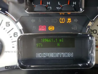 2011 Ford Expedition XLT z VIN 1FMJU1H58BEF05171, wystawiony jako Copart lot #50870025 z przebiegiem 189 661 mil mil oraz Szkoda całkowita • Salvage title. Historia ofert i sprzedaży dostępna na DreamBid. Obrazek 9.
