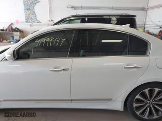 2013 Hyundai Genesis 5.0L R-Spec with VIN KMHGC4DH8DU219604, listed as a IAAI auction lot 41999447 with 211,085 mi miles. Bid and sale history available at carsss.com. Image 14.