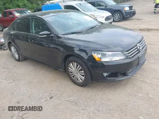 2015 Volkswagen Passat Limited Edition Edition z VIN 1VWAT7A34FC068514, wystawiony jako IAAI lot #42254959 z przebiegiem 79 889 mil mil oraz . Historia ofert i sprzedaży dostępna na DreamBid. Obrazek 1.