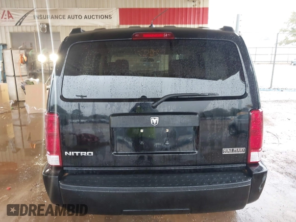 2007 Dodge Nitro SXT with VIN 1D8GT28K67W683600, listed as a IAAI auction lot 40958011 with 70,141 mi miles. Bid and sale history available at carsss.com. Image 16.