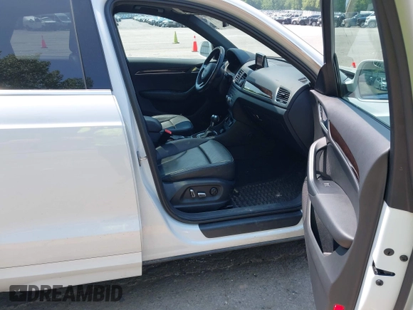 2016 Audi Q3 Premium Plus z VIN WA1EFCFSXGR014289, wystawiony jako IAAI lot #42440711 z przebiegiem 120 765 mil mil oraz . Historia ofert i sprzedaży dostępna na DreamBid. Obrazek 5.