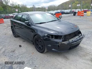 2013 Ford Police Interceptor z VIN 1FAHP2M87DG184866, wystawiony jako IAAI lot #41995646 z przebiegiem 250 298 mil mil oraz . Historia ofert i sprzedaży dostępna na DreamBid. Obrazek 1.