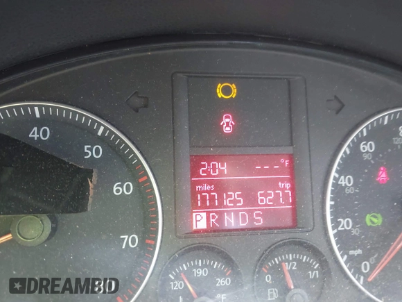2007 Volkswagen Rabbit with VIN WVWDR71K77W262587, listed as a IAAI auction lot 42801639 with 177,125 mi miles and . Bid and sale history available at DreamBid. Image 7.
