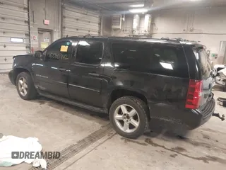 2008 Chevrolet Suburban LT w/3LT with VIN 1GNFK16388J153783, listed as a IAAI auction lot 42080742 with 301,158 mi miles. Bid and sale history available at carsss.com. Image 3.