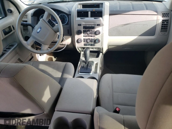2012 Ford Escape XLT z VIN 1FMCU0D71CKA38530, wystawiony jako Copart lot #54211035 z przebiegiem 136 193 mil mil oraz Szkoda całkowita • Salvage title. Historia ofert i sprzedaży dostępna na DreamBid. Obrazek 8.