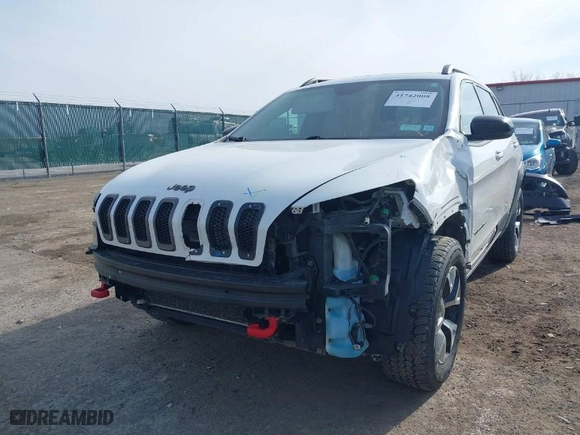2015 Jeep Cherokee Trailhawk with VIN 1C4PJMBS9FW648525, listed as a IAAI auction lot 41742008 with 109,462 mi miles. Bid and sale history available at carsss.com. Image 6.
