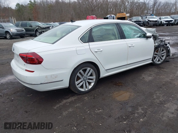 2017 Volkswagen Passat SE z VIN 1VWGT7A35HC052769, wystawiony jako IAAI lot #41687009 z przebiegiem 59 791 mil mil oraz . Historia ofert i sprzedaży dostępna na DreamBid. Obrazek 4.