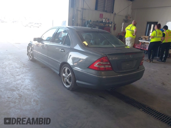2007 Mercedes-Benz C 350 Sport z VIN WDBRF56H07F893969, wystawiony jako IAAI lot #38957039 z przebiegiem 92 408 mil mil oraz . Historia ofert i sprzedaży dostępna na DreamBid. Obrazek 3.