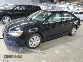 2013 Volkswagen Jetta SE z VIN 3VWDP7AJ1DM424767, wystawiony jako Copart lot #64248765 z przebiegiem 105 048 mil mil oraz Czysty tytuł • Clean title. Historia ofert i sprzedaży dostępna na DreamBid. Obrazek 1.