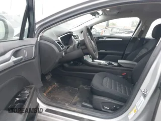 2016 Ford Fusion SE z VIN 3FA6P0H73GR144942, wystawiony jako IAAI lot #42770565 z przebiegiem 42 986 mil mil oraz . Historia ofert i sprzedaży dostępna na DreamBid. Obrazek 5.