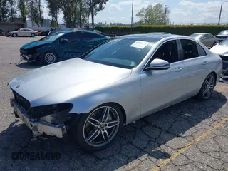 2018 Mercedes-Benz E-Class E 300 with VIN WDDZF4JB5JA455098, listed as a IAAI auction lot 41860177 with 84,612 mi miles. Bid and sale history available at carsss.com. Image 18.