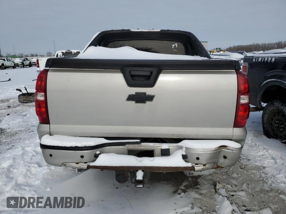 2008 Chevrolet Avalanche 2LT with VIN 3GNFK12398G225050, listed as a Copart auction lot 45964045 with 301,687 mi miles and Clean title. Bid and sale history available at DreamBid. Image 6.