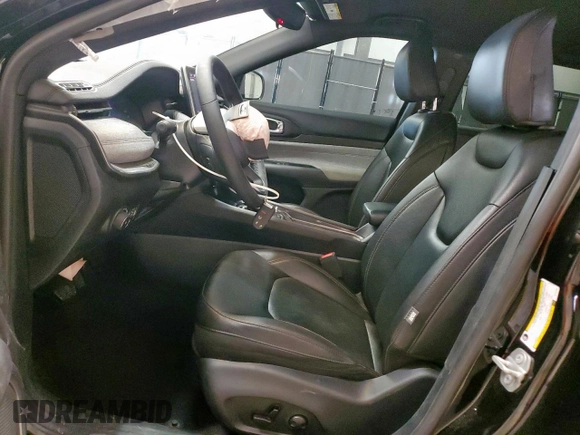 2024 Jeep Compass Latitude Lux z VIN 3C4NJDFN8RT164626, wystawiony jako Copart lot #57992635 z przebiegiem 14 379 mil mil oraz Czysty tytuł • Clean title. Historia ofert i sprzedaży dostępna na DreamBid. Obrazek 7.