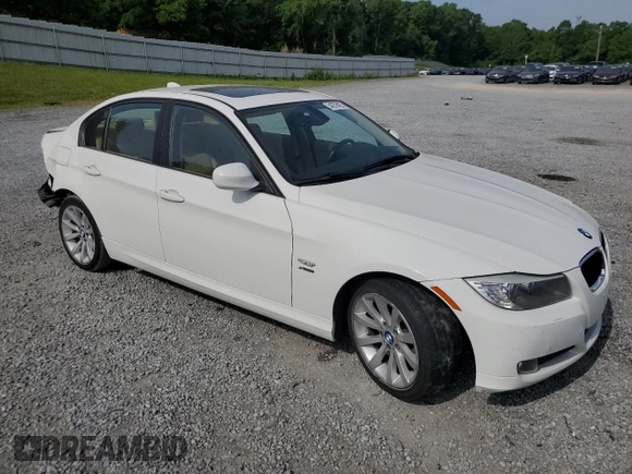 2011 BMW 3 Series 328i xDrive z VIN WBAPK7C53BF087219, wystawiony jako Copart lot #54979425 z przebiegiem 74 030 mil mil oraz Szkoda całkowita • Salvage title. Historia ofert i sprzedaży dostępna na DreamBid. Obrazek 4.