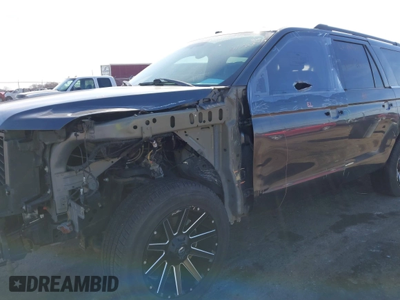 2018 Ford Expedition Max XLT with VIN 1FMJK1JT1JEA28774, listed as a IAAI auction lot 41763705 with 129,426 mi miles and . Bid and sale history available at DreamBid. Image 6.
