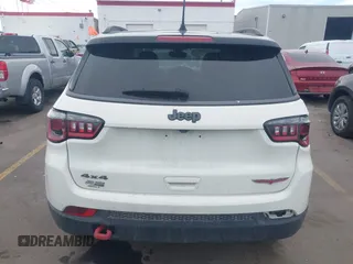 2018 Jeep Compass Trailhawk with VIN 3C4NJDDB9JT174899, listed as a IAAI auction lot 41635784 with 124,656 mi miles and . Bid and sale history available at DreamBid. Image 15.