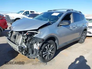 2017 Toyota RAV4 LE z VIN 2T3ZFREV6HW331736, wystawiony jako IAAI lot #41840112 z przebiegiem 110 328 mil mil oraz . Historia ofert i sprzedaży dostępna na DreamBid. Obrazek 2.
