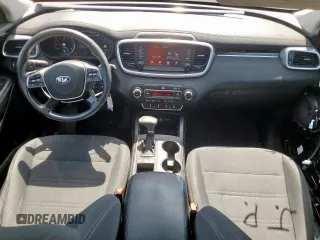 2020 Kia Sorento LX z VIN 5XYPG4A36LG673089, wystawiony jako Copart lot #60742195 z przebiegiem 68 612 mil mil oraz Szkoda całkowita • Salvage title. Historia ofert i sprzedaży dostępna na DreamBid. Obrazek 8.