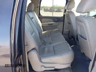 2011 Chevrolet Suburban LT with VIN 1GNSCJE03BR255374, listed as a IAAI auction lot 41826513 with 279,698 mi miles. Bid and sale history available at carsss.com. Image 8.