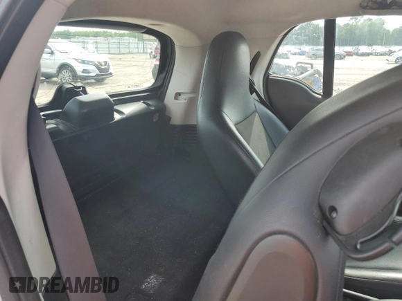2016 Smart fortwo Passion with VIN WMEFJ5DA2GK140588, listed as a Copart auction lot 57504315 with 59,145 mi miles and Salvage title. Bid and sale history available at DreamBid. Image 10.