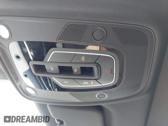2024 Audi Q8 Premium Plus с VIN WA1BVBF19RD019586, выставлен на аукционе IAAI как лот 42746554 с пробегом 9 377 миль миль и . История ставок и продаж доступна на DreamBid. Изображение 18.