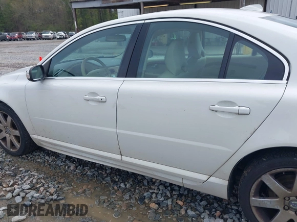2008 Volvo S80 3.2L with VIN YV1AS982781059118, listed as a IAAI auction lot 41868957 with 185,529 mi miles. Bid and sale history available at carsss.com. Image 14.