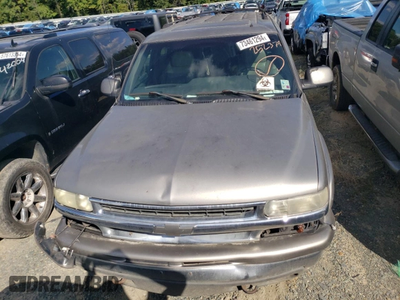 2002 Chevrolet Suburban LS with VIN 3GNEC16Z62G252379, listed as a Copart auction lot 73461294 with 321,647 mi miles and Salvage Title. Bid and sale history available at carsss.com. Image 5.