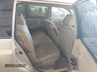 2006 Toyota Highlander Hybrid with VIN JTEDW21A260013713, listed as a IAAI auction lot 42133296 with 261,797 mi miles. Bid and sale history available at carsss.com. Image 8.
