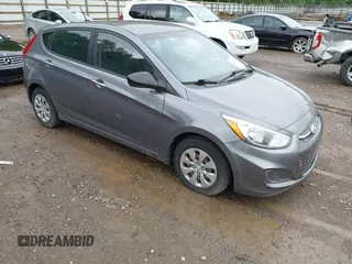 2016 Hyundai Accent SE z VIN KMHCT5AE8GU237023, wystawiony jako IAAI lot #42460036 z przebiegiem 137 563 mil mil oraz . Historia ofert i sprzedaży dostępna na DreamBid. Obrazek 1.