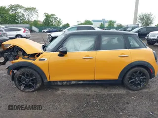2015 MINI Hardtop 4 Door z VIN WMWXS5C54FT833253, wystawiony jako IAAI lot #42247647 z przebiegiem Nie podano mil oraz . Historia ofert i sprzedaży dostępna na DreamBid. Obrazek 13.