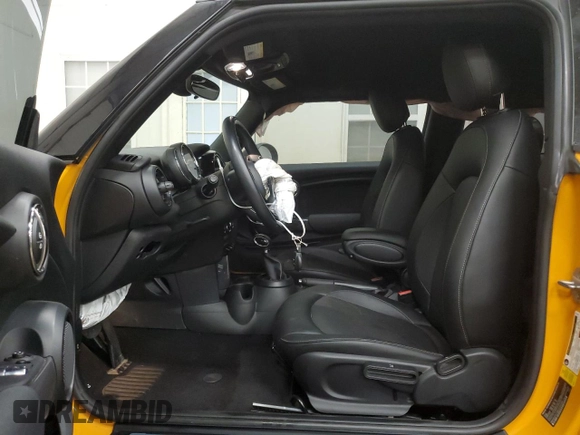 2017 MINI Hardtop Cooper с VIN WMWXP5C38H3C64588, выставлен на аукционе Copart как лот 56905495 с пробегом 49 401 миль миль и Чистый • Clean title. История ставок и продаж доступна на DreamBid. Изображение 7.