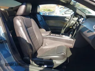 2006 Ford Mustang GT Deluxe with VIN 1ZVHT82H865256343, listed as a IAAI auction lot 42550238 with 153,700 mi miles and . Bid and sale history available at DreamBid. Image 5.
