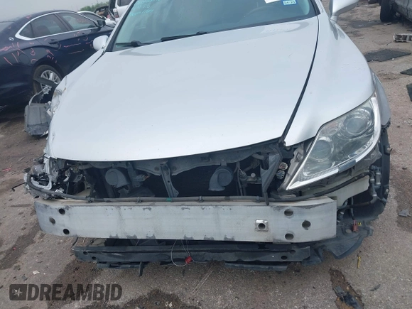 2007 Lexus LS 460 L z VIN JTHGL46F375014513, wystawiony jako IAAI lot #42124510 z przebiegiem Nie podano mil oraz . Historia ofert i sprzedaży dostępna na DreamBid. Obrazek 12.
