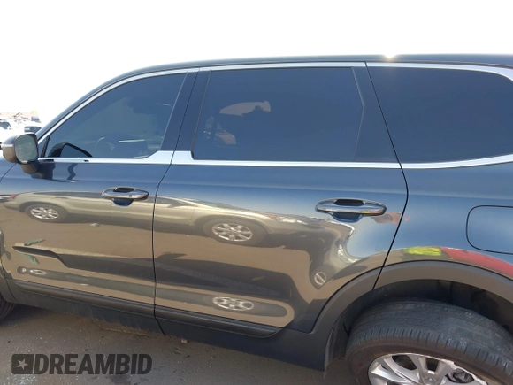 2022 Kia Telluride LX z VIN 5XYP2DHCXNG286083, wystawiony jako IAAI lot #42455962 z przebiegiem 24 599 mil mil oraz . Historia ofert i sprzedaży dostępna na DreamBid. Obrazek 13.