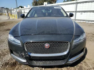 2017 Jaguar XF 35t Premium with VIN SAJBD4BV0HCY43592, listed as a Copart auction lot 77621094 with 51,753 mi miles and Salvage Title. Bid and sale history available at carsss.com. Image 5.