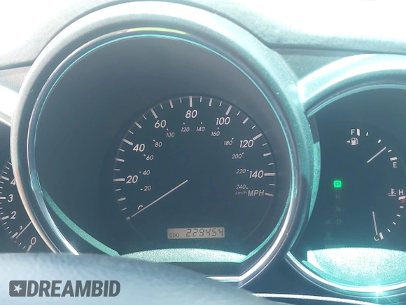 2004 Lexus RX 330 z VIN JTJHA31U940070246, wystawiony jako IAAI lot #42232582 z przebiegiem 229 454 mil mil oraz . Historia ofert i sprzedaży dostępna na DreamBid. Obrazek 7.