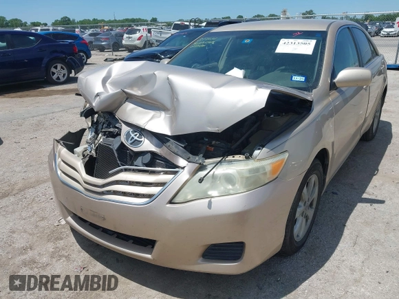 2011 Toyota Camry LE z VIN 4T1BF3EK7BU230614, wystawiony jako IAAI lot #42313505 z przebiegiem 218 730 mil mil oraz . Historia ofert i sprzedaży dostępna na DreamBid. Obrazek 6.