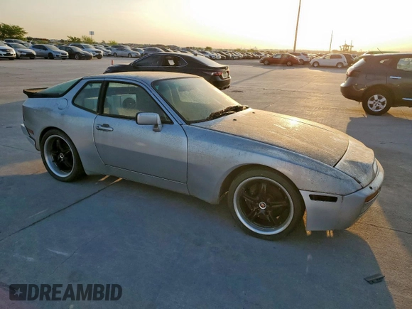 1986 Porsche 944 with VIN WP0AA0959GN151528, listed as a Copart auction lot 53332365 with 142,459 mi miles and Clean Title. Bid and sale history available at carsss.com. Image 4.