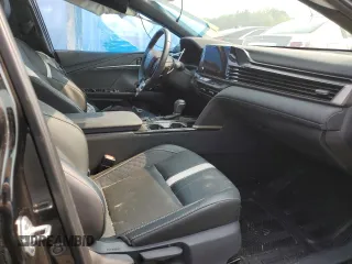 2025 Toyota Camry LE z VIN 4T1DAACK5SU517822, wystawiony jako Copart lot #55895755 z przebiegiem Nie podano mil oraz Szkoda całkowita • Salvage title. Historia ofert i sprzedaży dostępna na DreamBid. Obrazek 7.