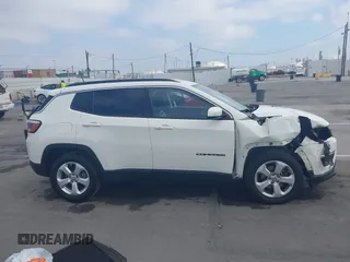 2019 Jeep Compass Altitude z VIN 3C4NJCBB6KT809494, wystawiony jako IAAI lot #42398252 z przebiegiem 62 813 mil mil oraz . Historia ofert i sprzedaży dostępna na DreamBid. Obrazek 13.