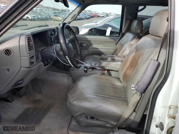 1998 Chevrolet Tahoe with VIN 1GNEK13R8WJ301755, listed as a Copart auction lot 81002184 with 202,657 mi miles and Clean Title. Bid and sale history available at carsss.com. Image 7.