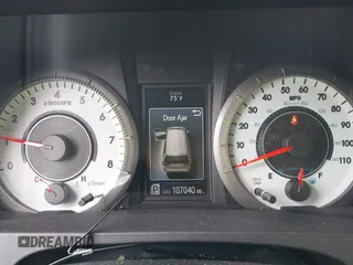 2018 Toyota Sienna SE с VIN 5TDXZ3DC1JS919062, выставлен на аукционе IAAI как лот 42790530 с пробегом 107 040 миль миль и . История ставок и продаж доступна на DreamBid. Изображение 7.