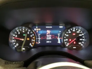 2024 Jeep Compass Latitude Lux z VIN 3C4NJDFN0RT127036, wystawiony jako Copart lot #41433235 z przebiegiem 2 361 mil mil oraz Szkoda całkowita • Salvage title. Historia ofert i sprzedaży dostępna na DreamBid. Obrazek 9.