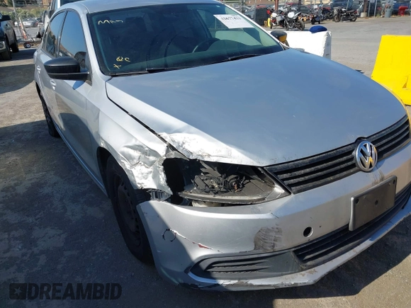 2014 Volkswagen Jetta S with VIN 3VW2K7AJ0EM391770, listed as a IAAI auction lot 42677433 with 200,032 mi miles and . Bid and sale history available at DreamBid. Image 6.
